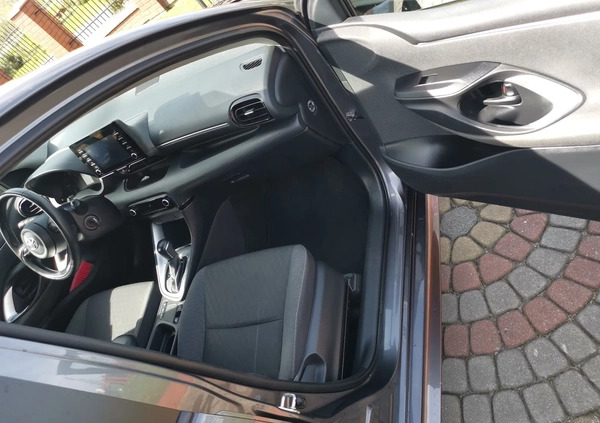 Toyota Yaris cena 54000 przebieg: 67000, rok produkcji 2022 z Skoczów małe 232